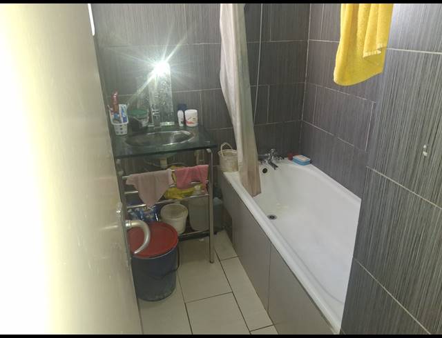 2 BEDROOM APARTMENT FOR SALE IN KEMPTON PARK CENTRAL
